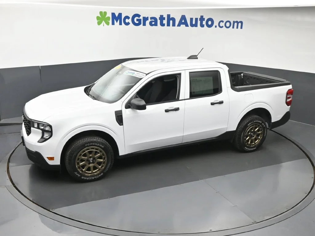 Used 2025 White Ford XL image 22
