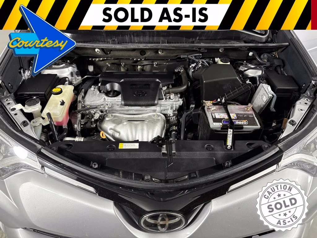 Used 2017 Silver Toyota XLE image 38