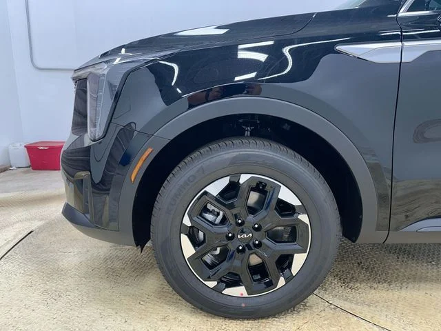 New 2026 Ebony Black Kia S image 19