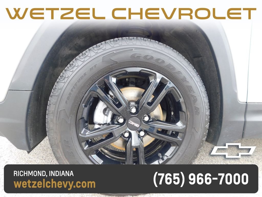Used 2023 Silver GMC AT4 image 10