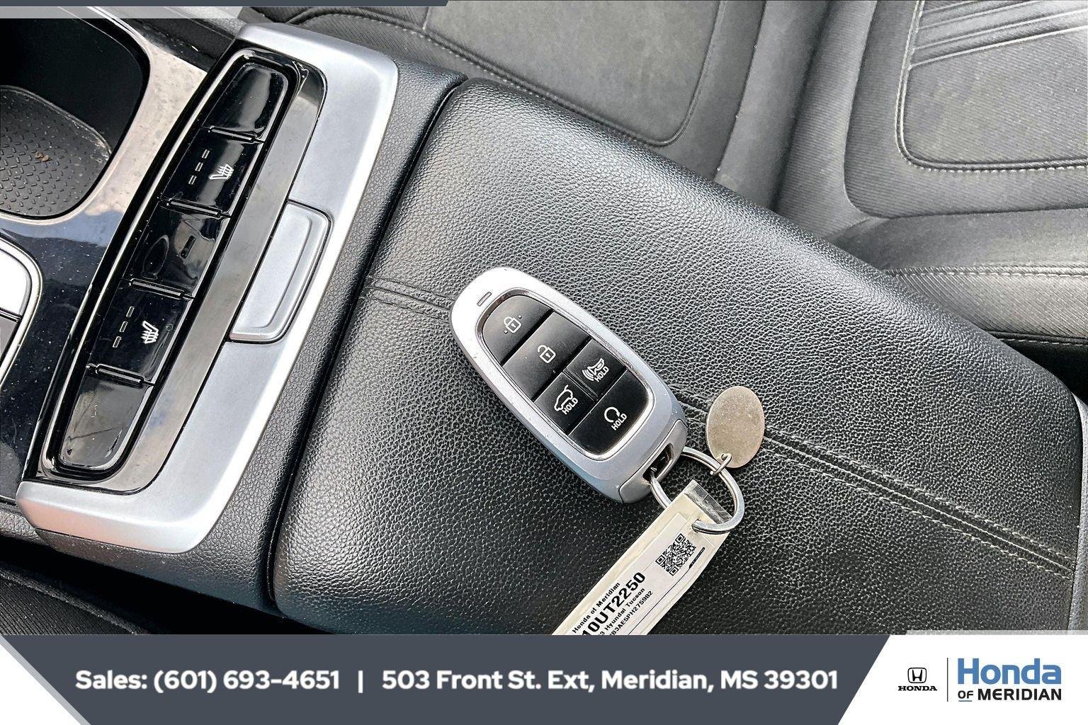 Used 2023 Serenity White Pearl Hyundai SEL image 9