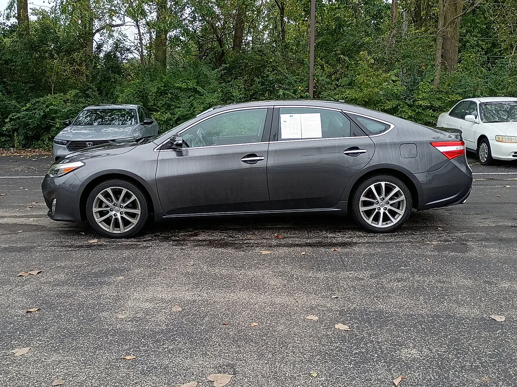Used 2014 Magnetic Gray Metallic Toyota XLE image 6