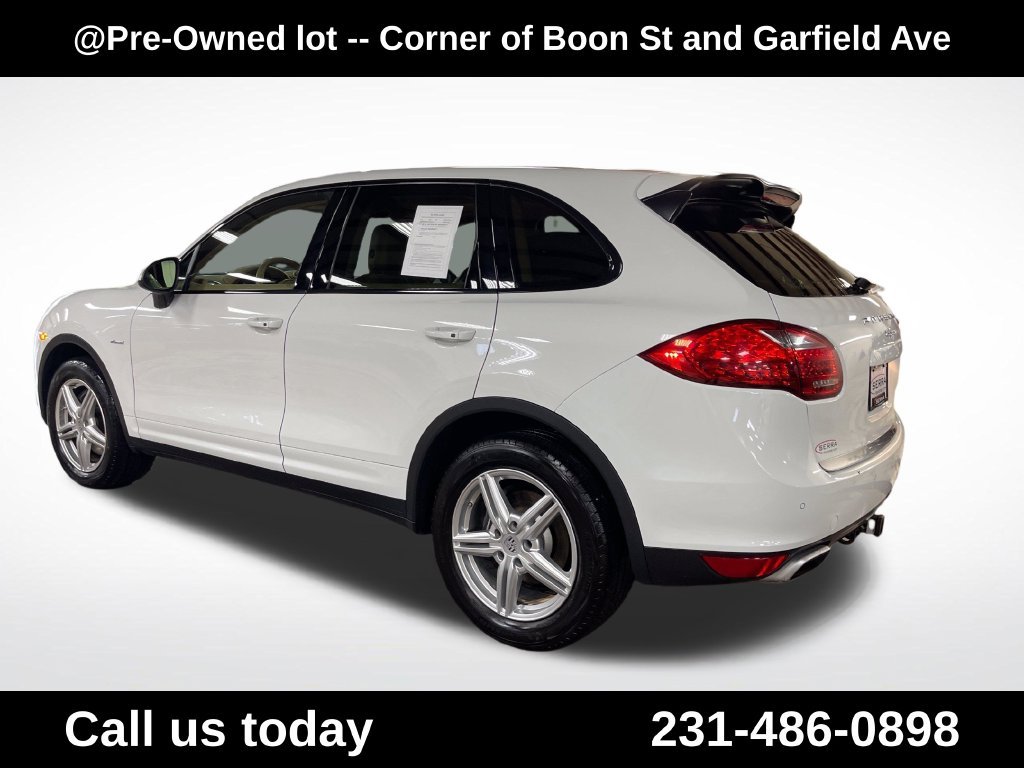 Used 2013  Porsche Diesel image 3