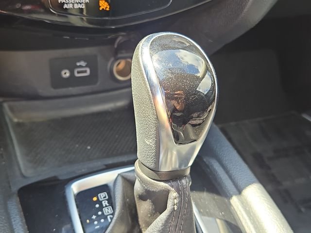 Used 2018 Blue Nissan SV image 28