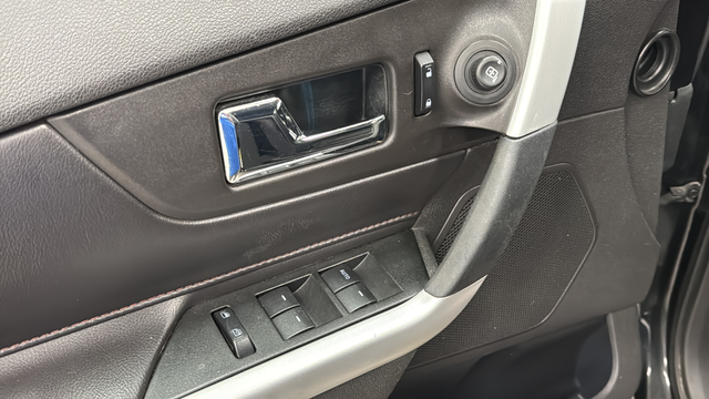 Used 2013 Tuxedo Black Metallic Ford Limited image 22