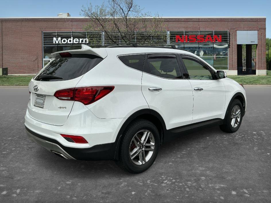 Used 2018 Pearl White Hyundai 2.4L image 4