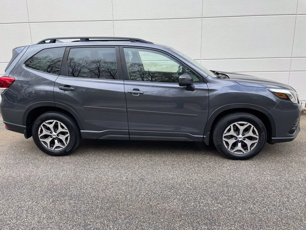 Used 2023 Gray Metallic Subaru Premium image 5