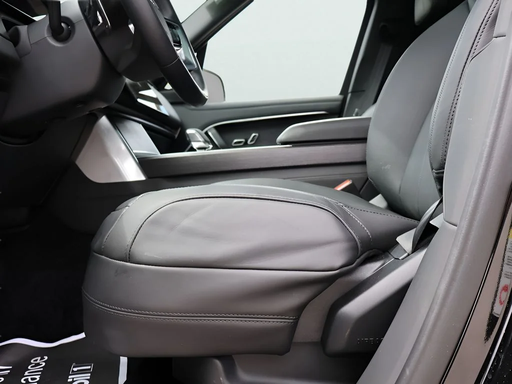 Certified Used 2025 Santorini Black Land Rover SE image 35