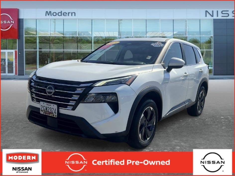 Used 2025 Everest White Pearl Nissan SV image 1
