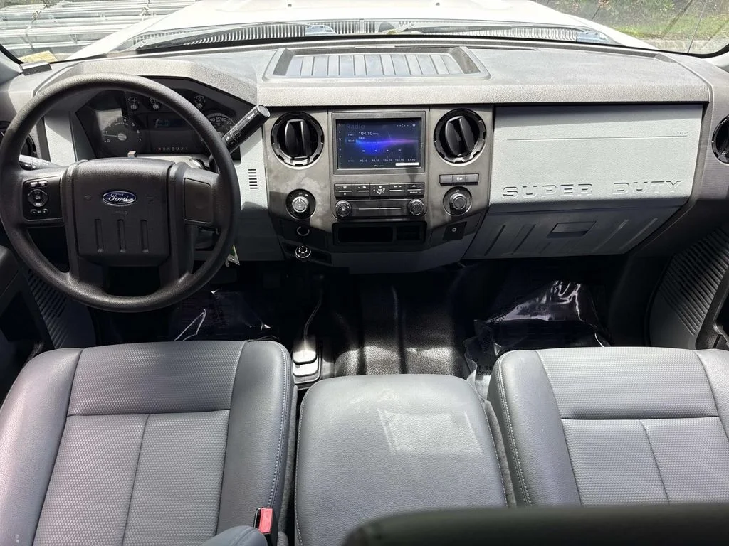 Used 2016 White Ford XL image 22