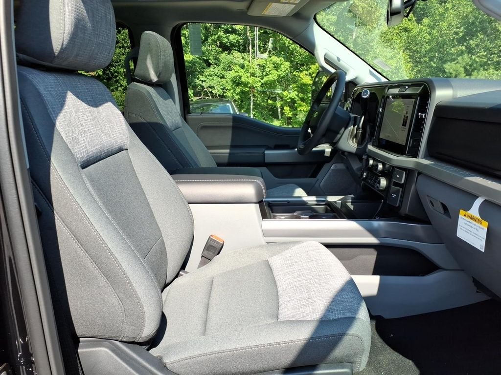 New 2026 Agate Black Metallic Ford F-250® XLT image 14