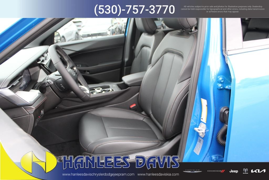 New 2026 Hydro Blue Pearl-Coat Exterior Paint Jeep Limited image 13