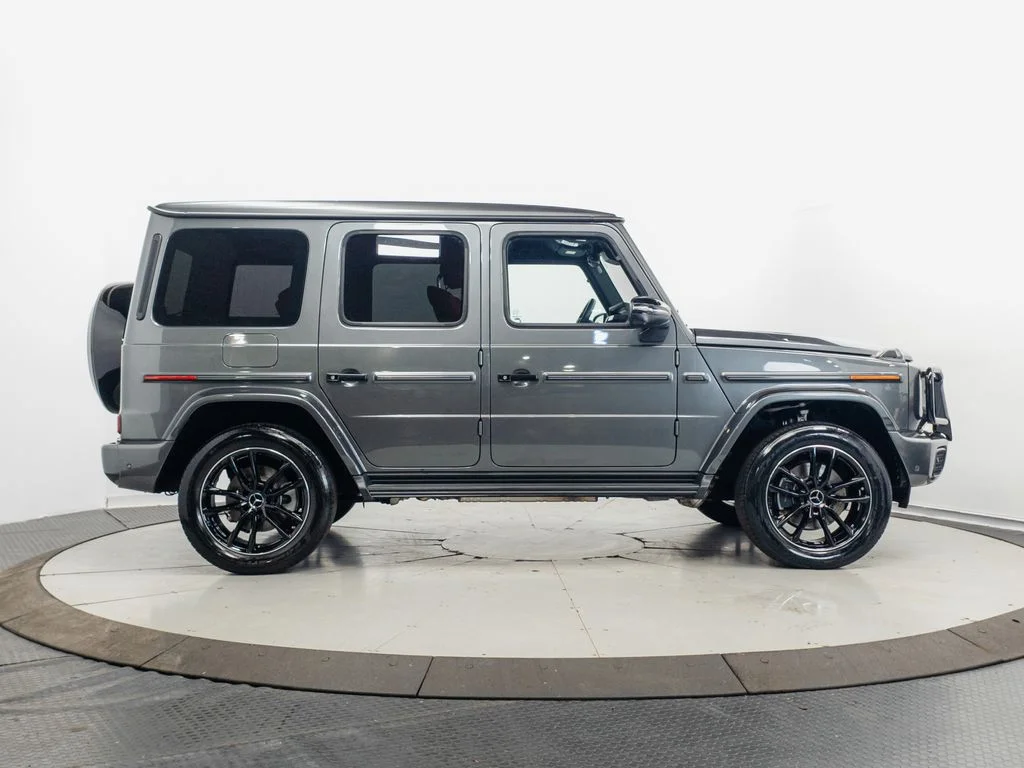 Certified Used 2025 MANUFAKTUR Graphite Metallic Mercedes-Benz G 550 image 33