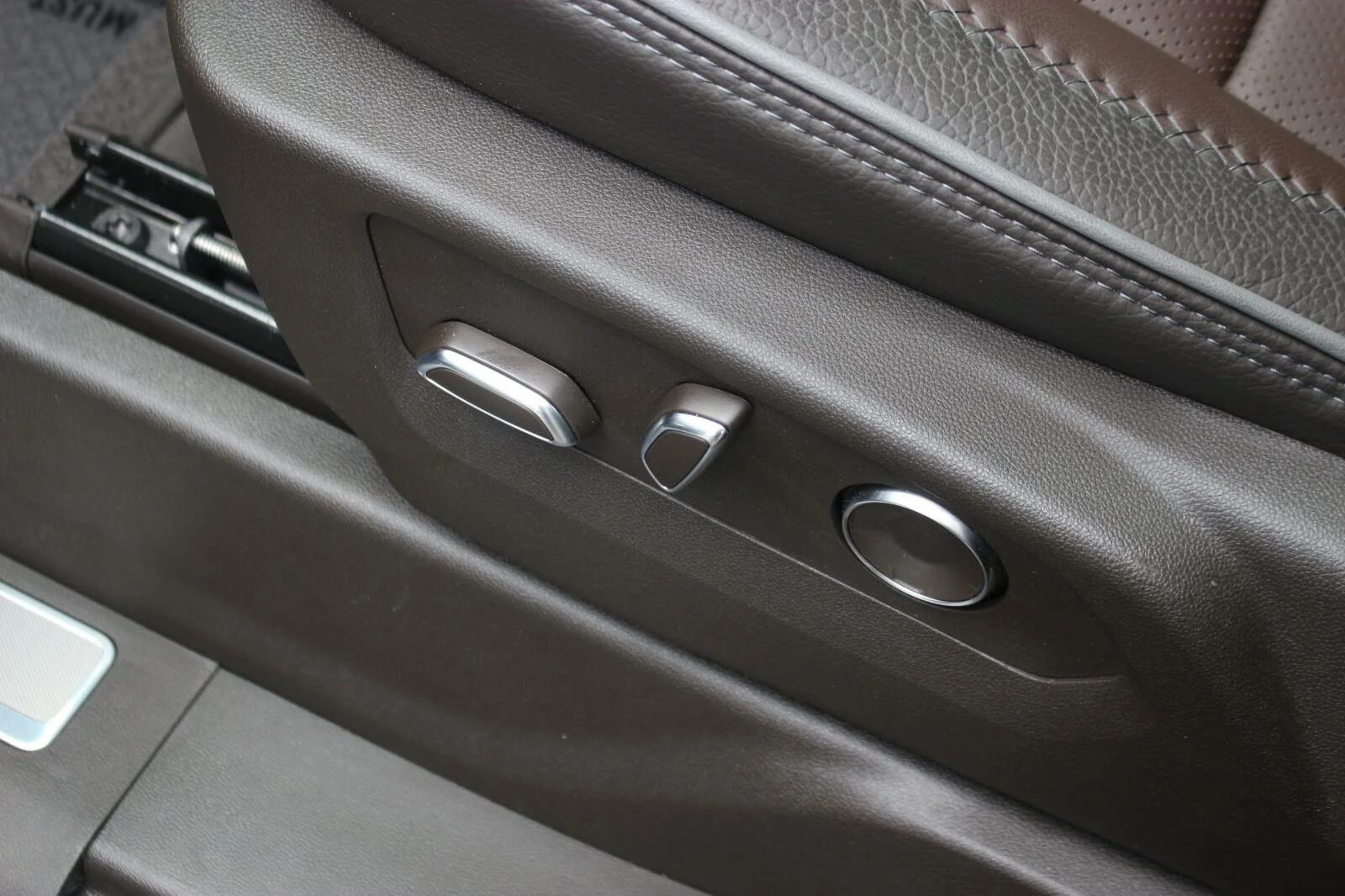 Used 2026 Sterling Metallic GMC Denali image 18