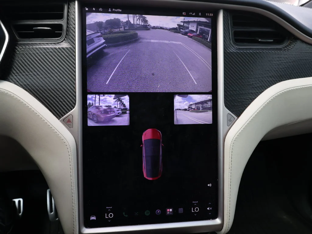 Used 2019 Red Tesla  image 37
