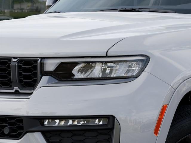 New 2026 Bright White Clear-Coat Exterior Paint Jeep Limited image 10