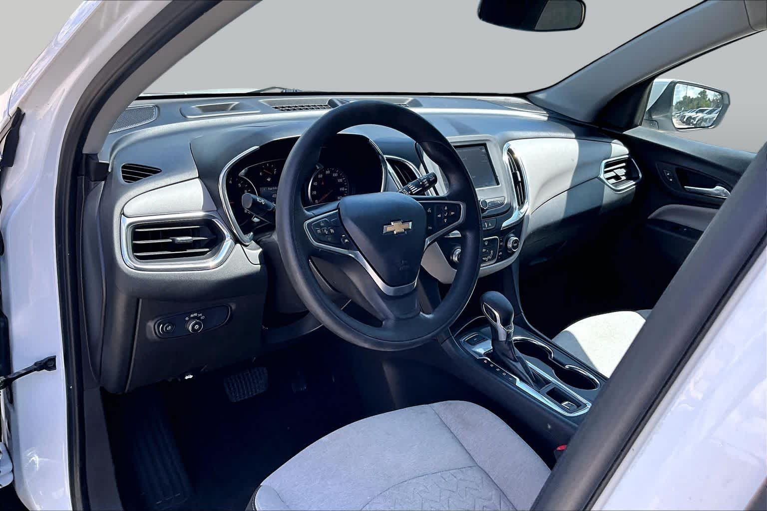 Used 2023 Summit White Chevrolet LT image 31