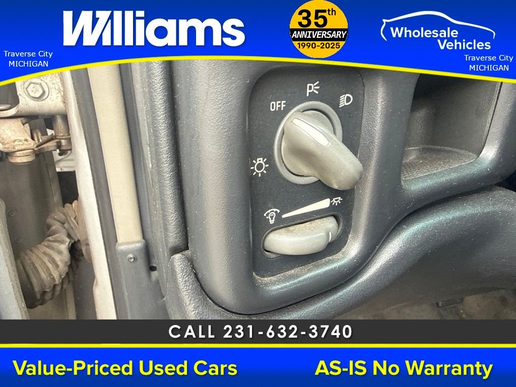 Used 2001 Galaxy Silver Metallic Pontiac GT image 28