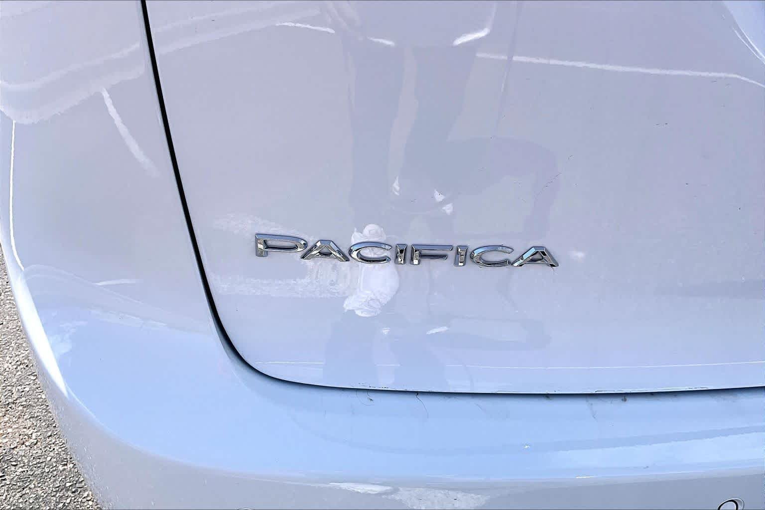 Used 2024 Bright White Clearcoat Chrysler Touring L image 10