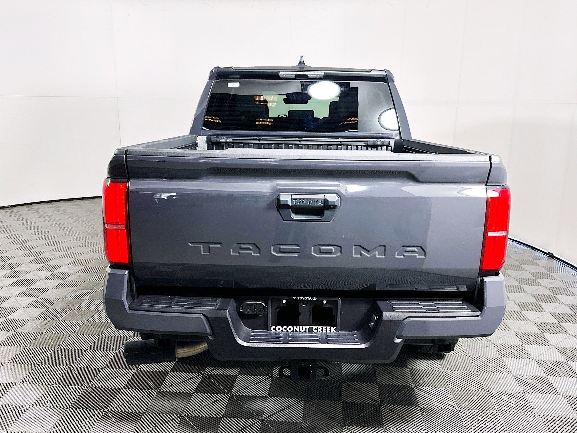 2024 Toyota Tacoma thumbnail 6