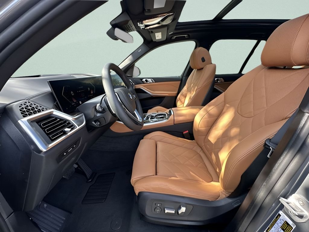 New 2026 Skyscraper Grey Metallic BMW sDrive40i image 15