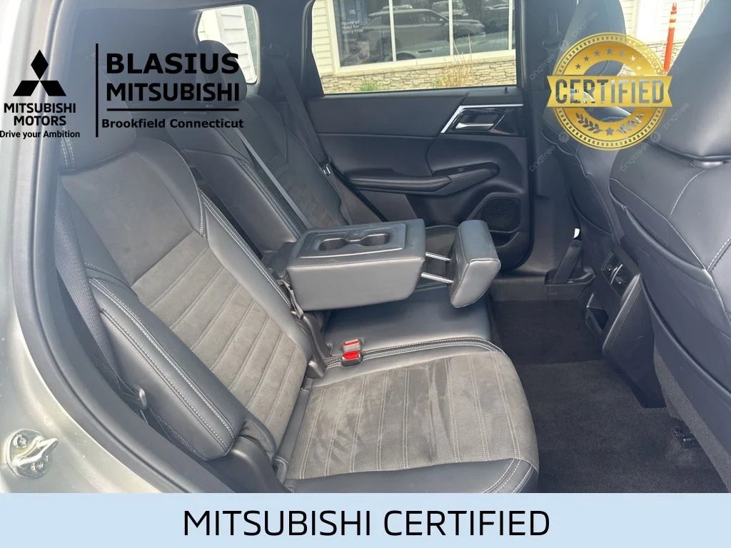 Certified Used 2024 Silver Mitsubishi SE image 38