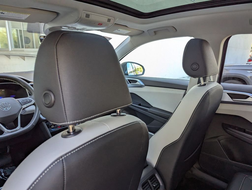2025 Volkswagen Taos SE - Photo 17