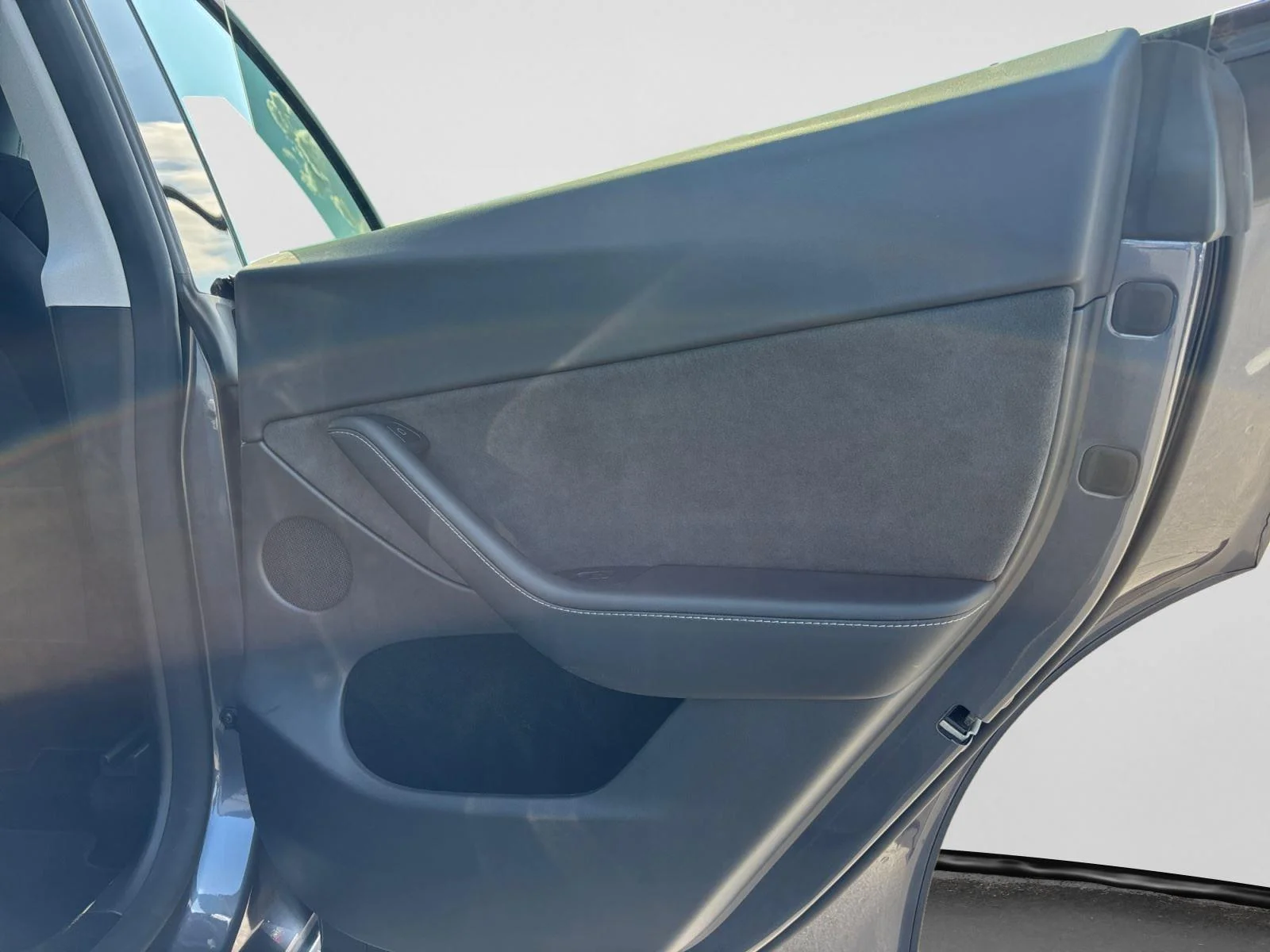 Used 2023  Tesla Performance image 46