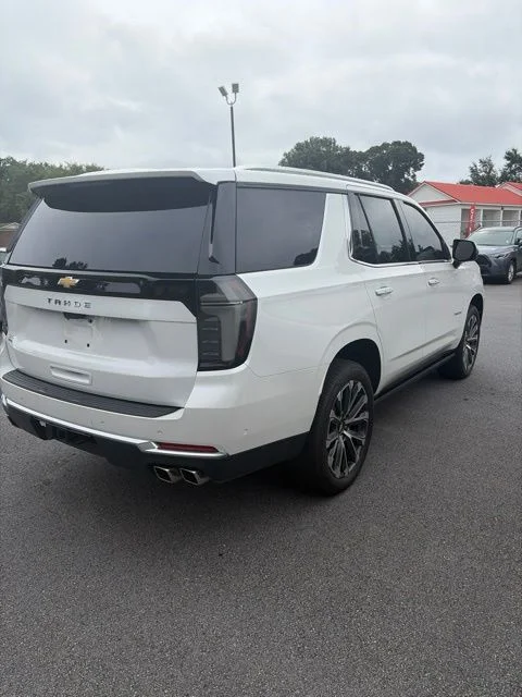 Used 2025 Beige Chevrolet High Country image 3