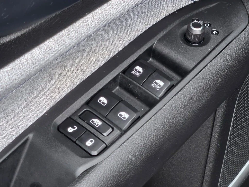 Used 2023 Black Jeep Latitude image 22