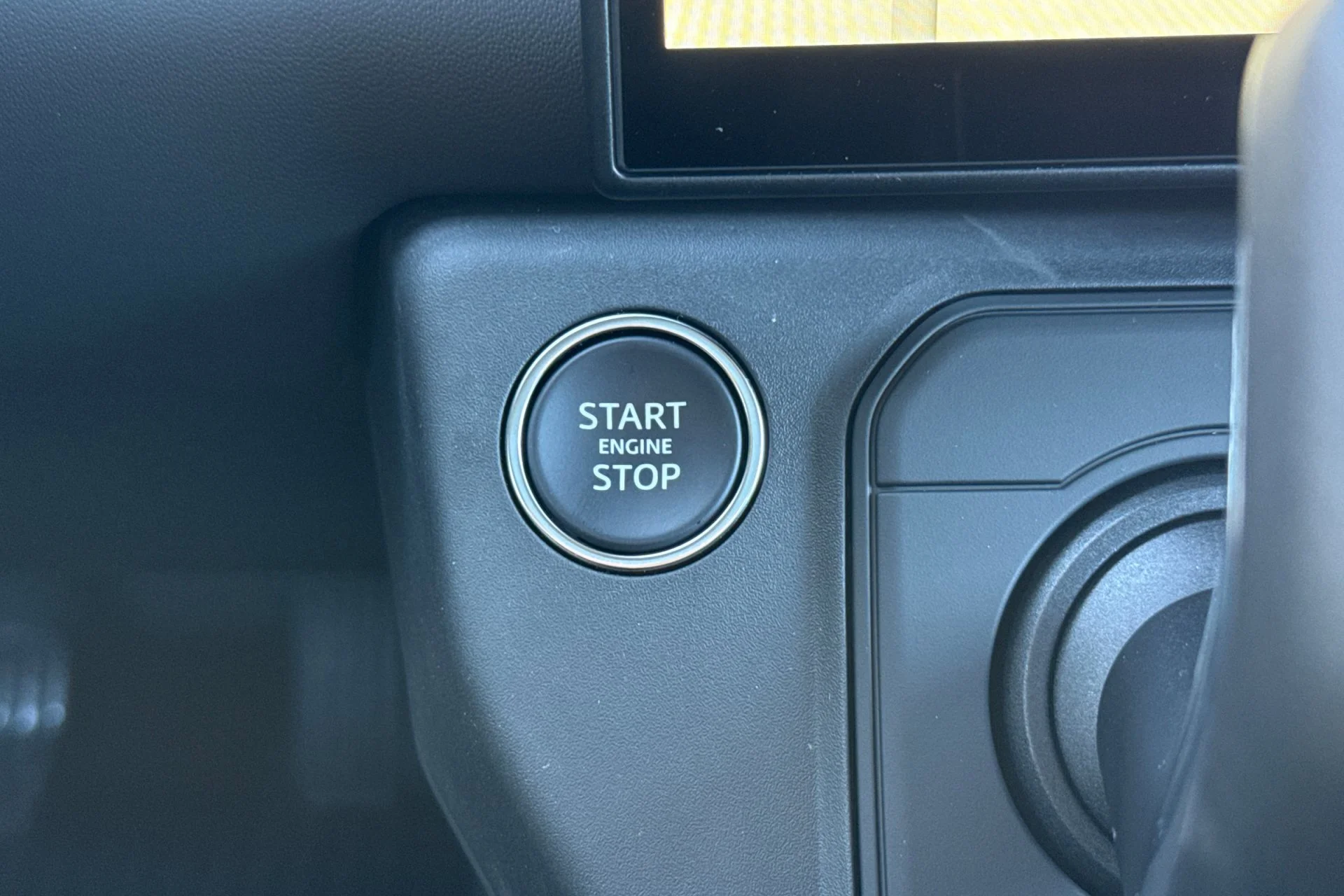 New 2026 Fuji White Land Rover X-Dynamic SE image 25