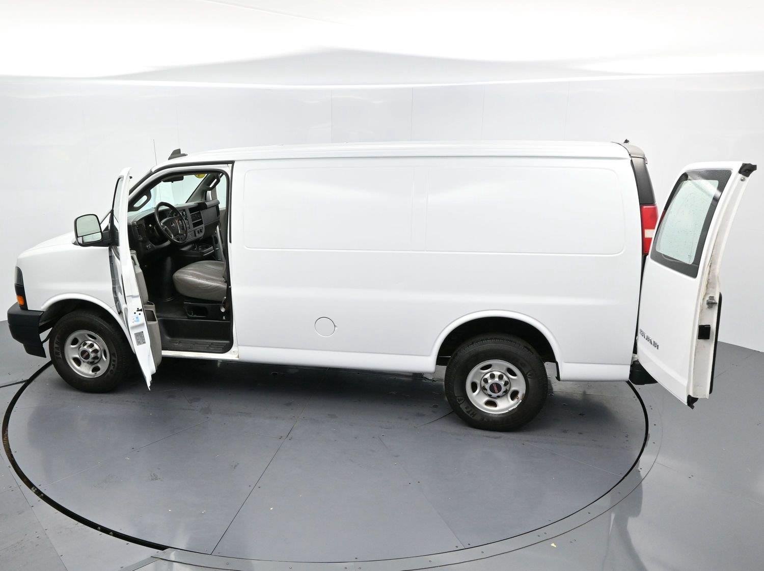 Used 2018 Summit White GMC 2500 image 35