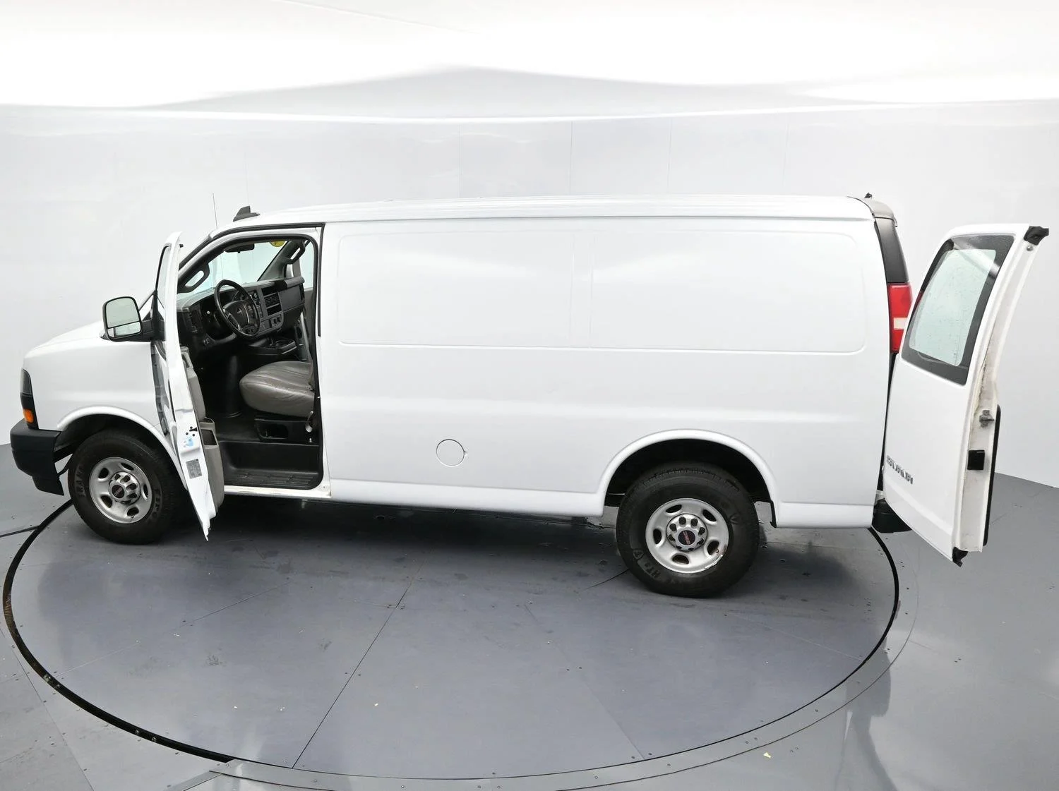 Used 2018 Summit White GMC 2500 image 35
