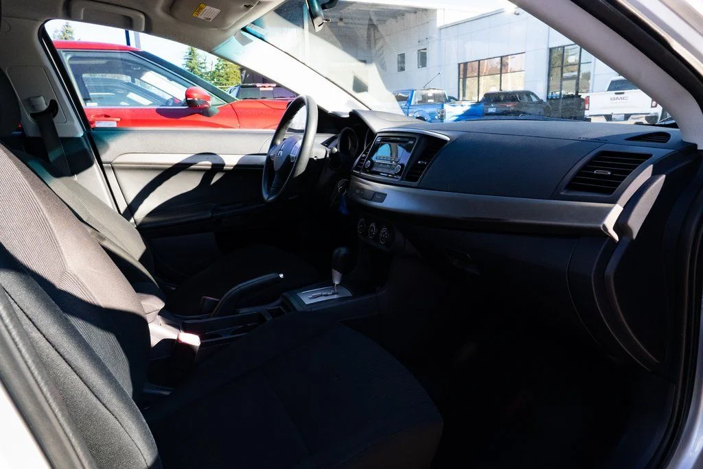 Used 2014 Silver Mitsubishi ES image 22