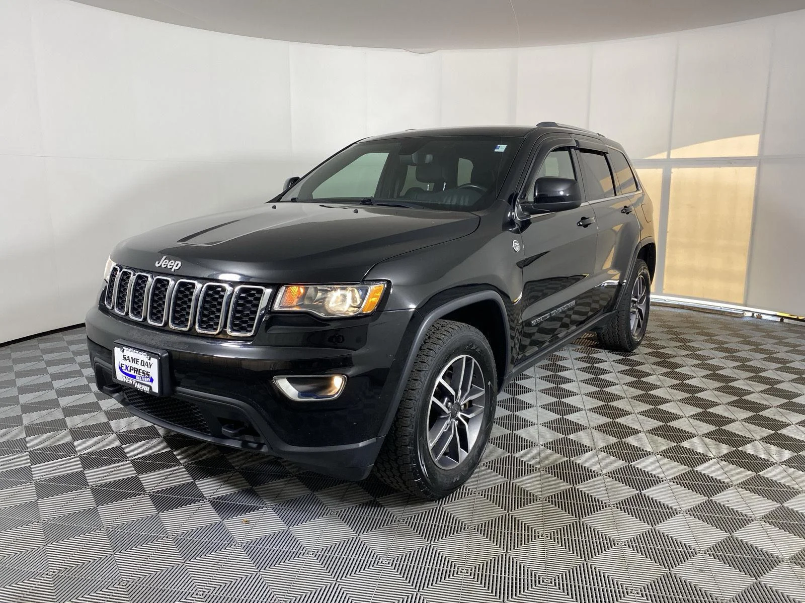 Used 2020 Diamond Black Crystal Pearlcoat Jeep North image 10