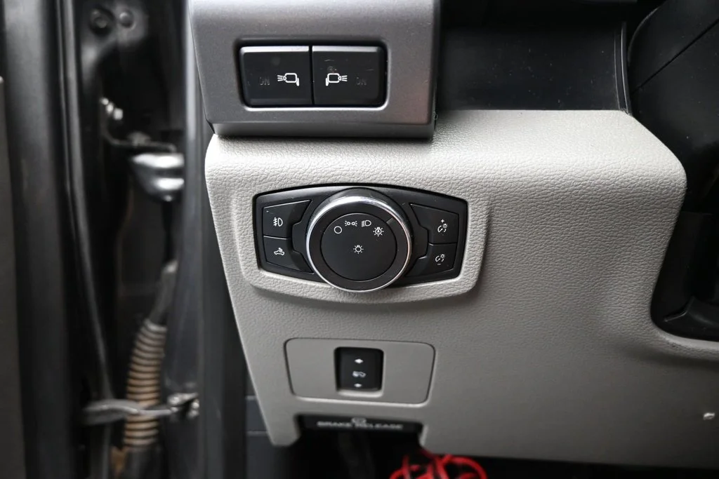 Used 2019 Gray Ford XLT image 12