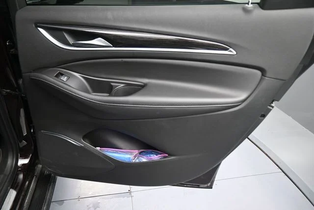 Used 2020 Red Buick Avenir image 15