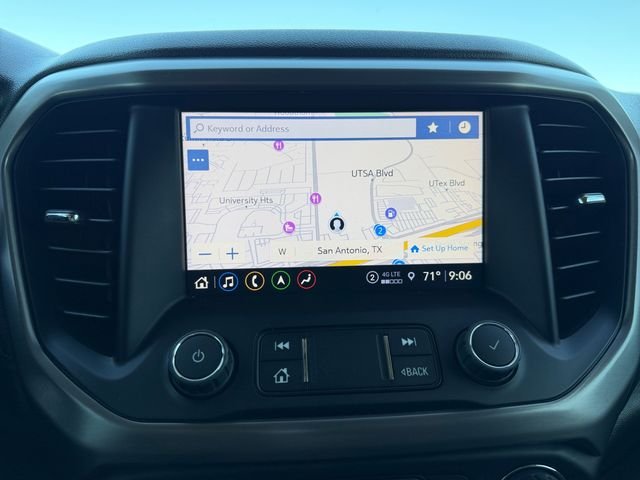 Used 2022 White GMC AT4 image 20