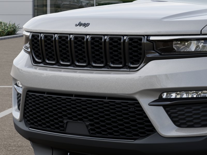 New 2025 Silver Zynith Exterior Paint Jeep Limited image 21