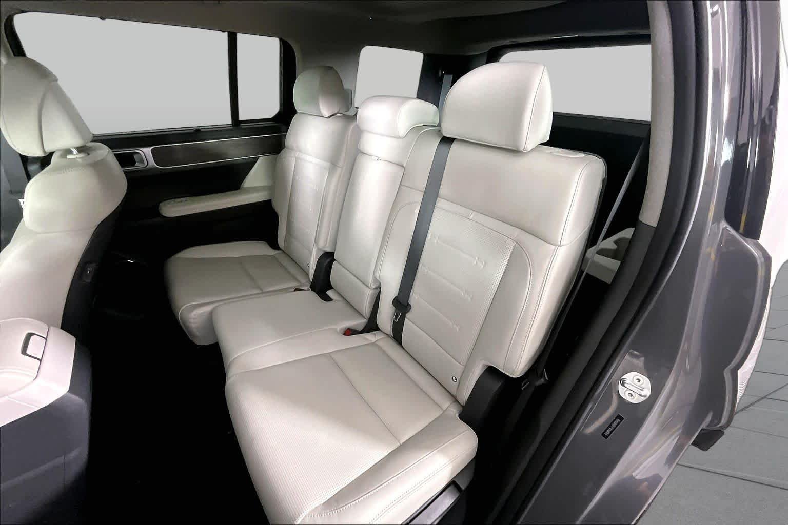 Used 2024 Hampton Gray Hyundai Limited image 35