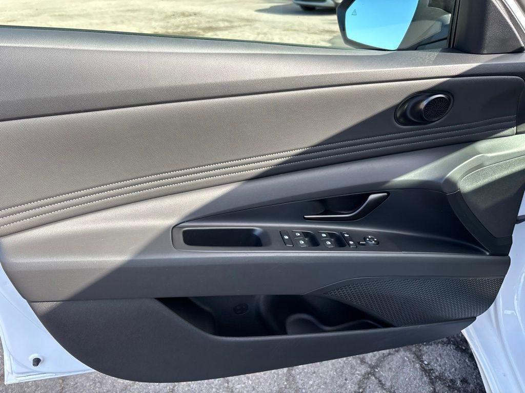 New 2026 White Hyundai SEL Sport image 16