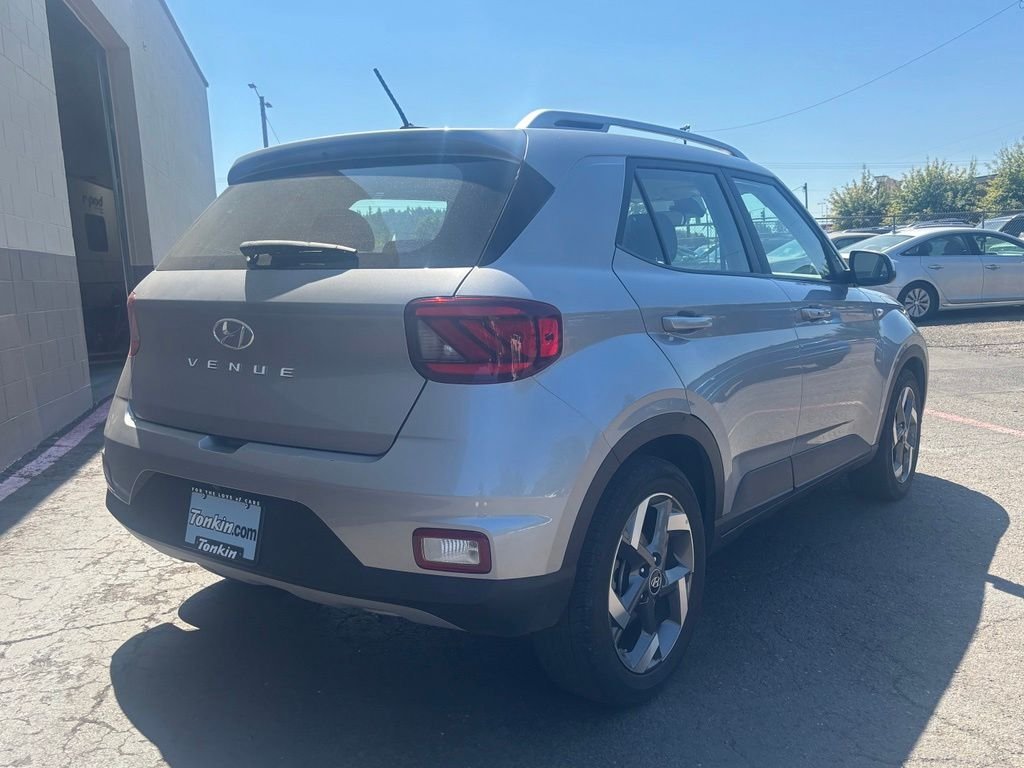 Used 2025 Shimmering Silver Hyundai SEL image 5