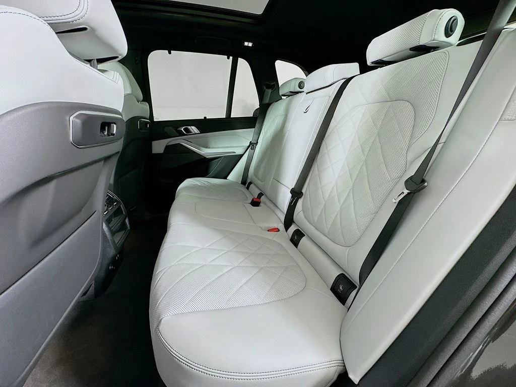 New 2026 Gray Metallic BMW xDrive40i image 24