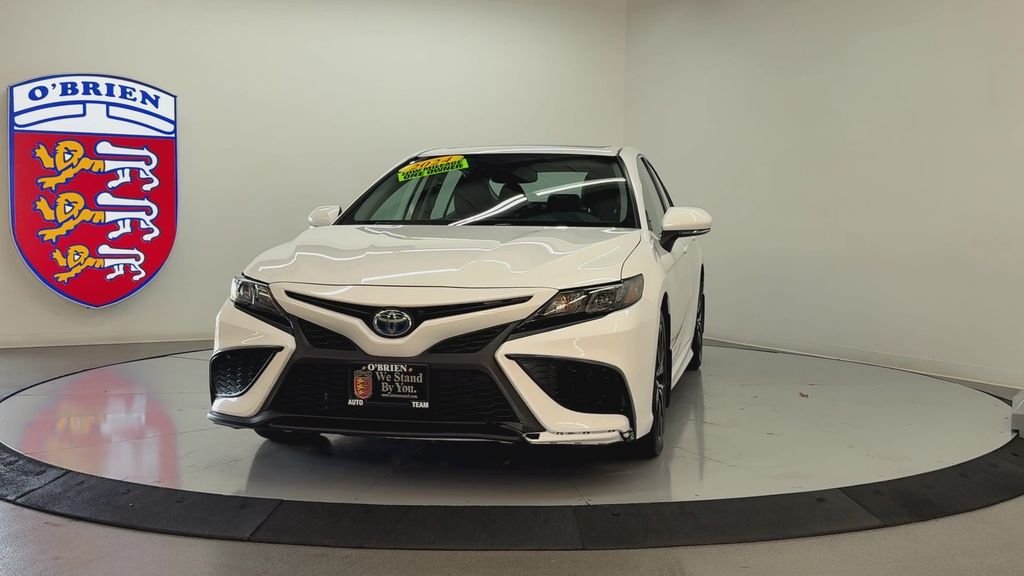 Used 2024 Ice Toyota SE image 9