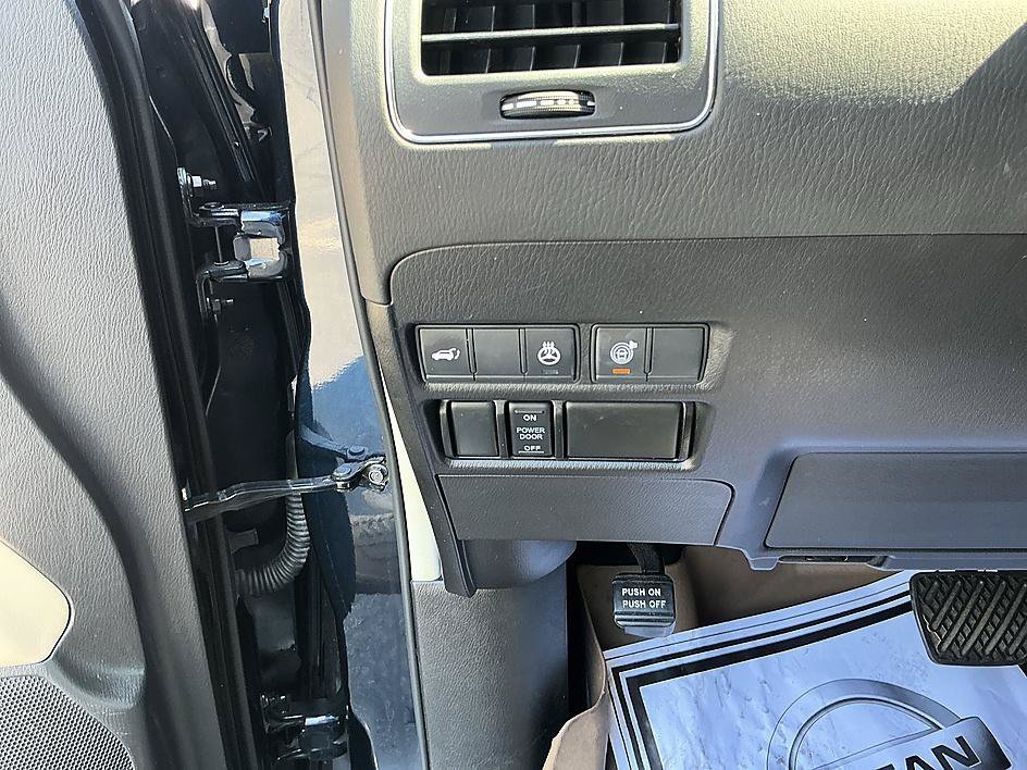 Used 2022 Hermosa Blue Pearl Nissan Platinum image 13