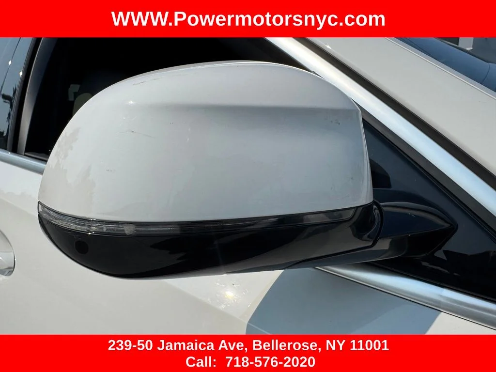 Used 2023 White BMW xDrive40i image 15