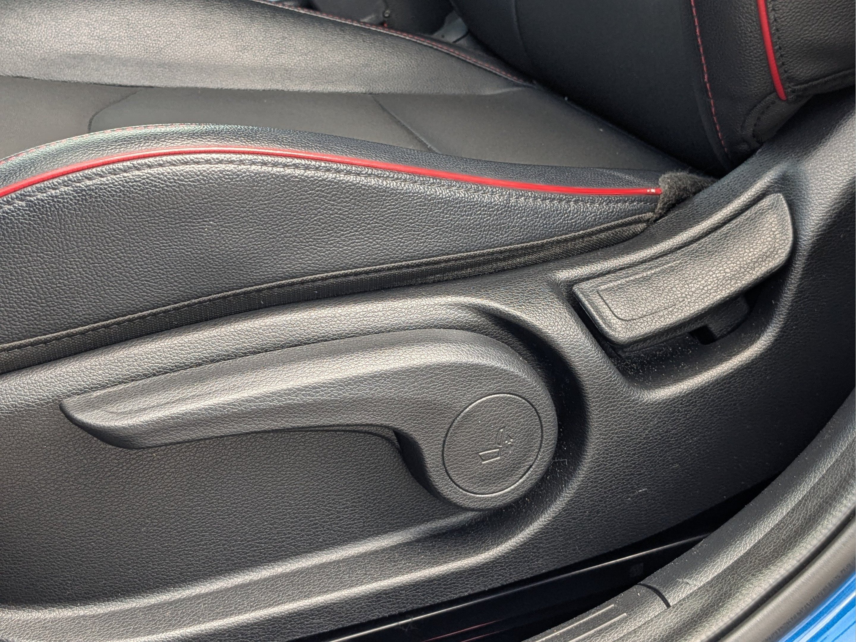 2023 Kia Forte GT - Photo 16