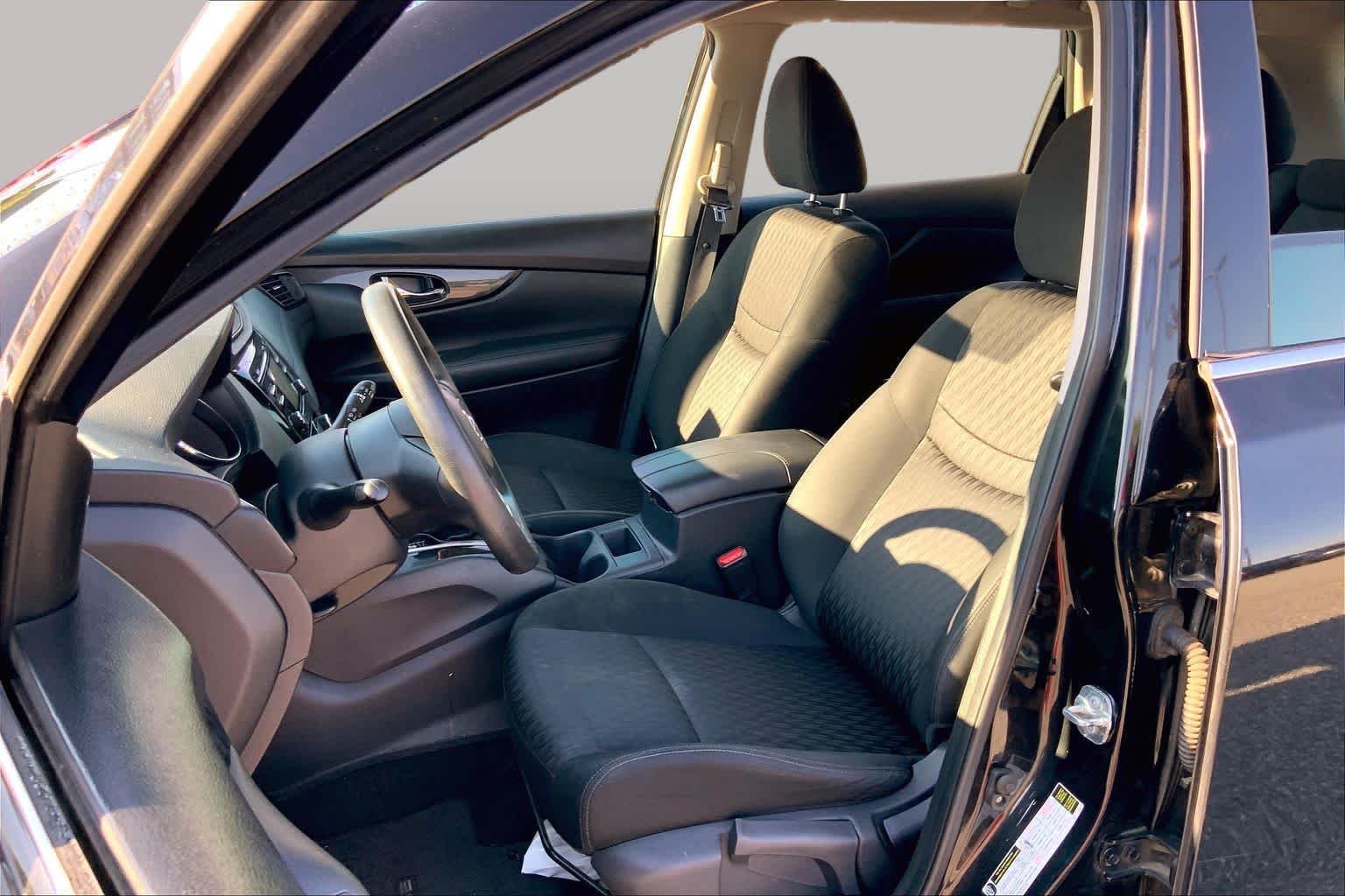 Used 2017 Magnetic Black Nissan S image 7