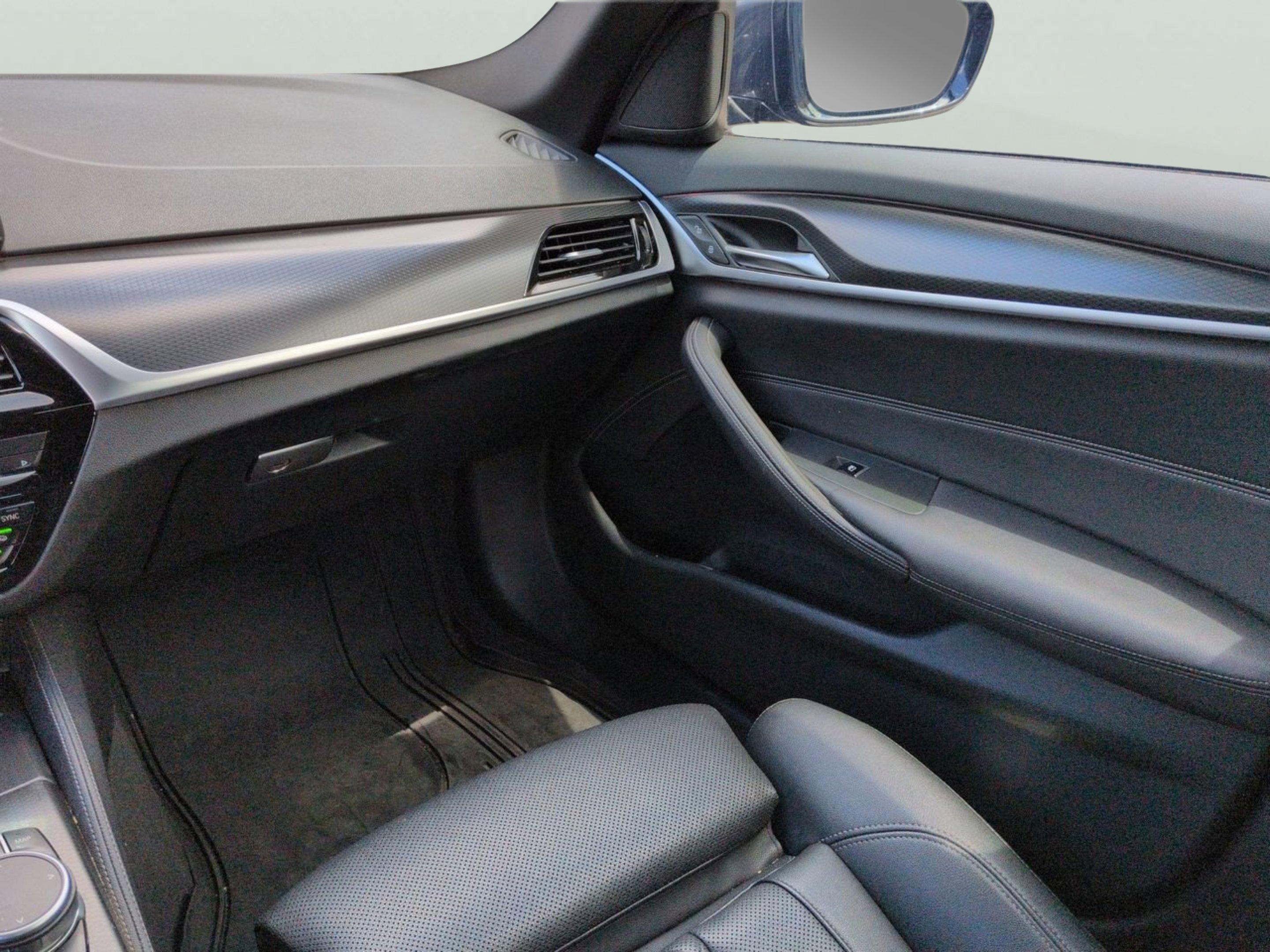 Used 2021 Dark Graphite Metallic BMW 540i image 15