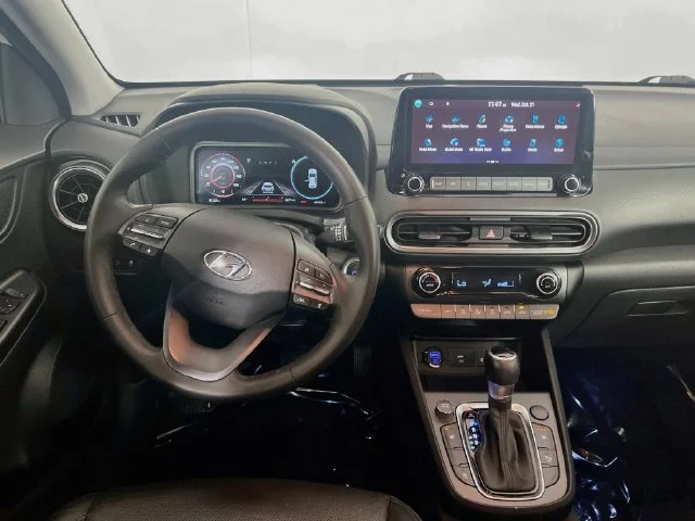 Used 2022 Lunar Hyundai Limited image 18